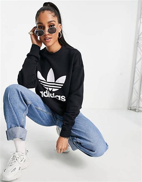 adidas originals schwarzes sweatshirt mit dreiblattlogo|adidas Originals – Sweatshirt in Schwarz mit großem Dreiblatt .